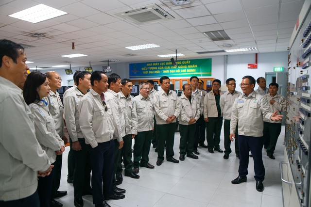 Hội CCB PETROVIETNAM thăm Nhà máy Lọc dầu Dung Quất- Ảnh 1.