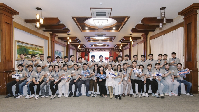 Kỹ sư phần mềm chọn học lên cao sớm để thích ứng với AI - Ảnh 4.