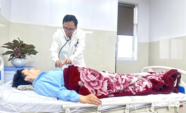Bụng to, khó thở, người phụ nữ 51 tuổi phát hiện khối u 4,5 kg - Ảnh 1.