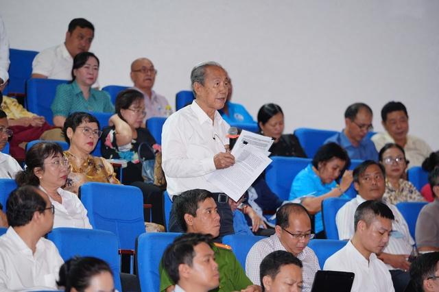 Chủ tịch Quốc hội Trần Thanh Mẫn tiếp xúc cử tri tại TP.HCM - Ảnh 4.