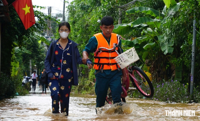Mưa lớn gây ngập lụt ở Đồng Nai những ngày qua như thế nào?- Ảnh 1.