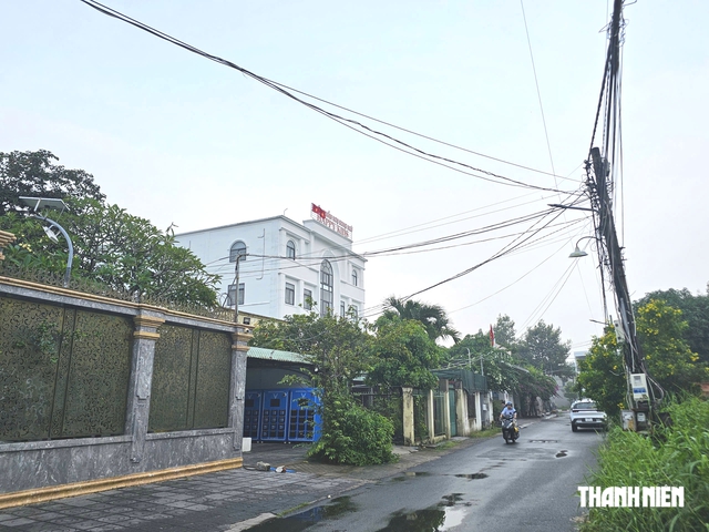 Trả học phí, chuyển trẻ ra khỏi lớp mầm non đặt biển hiệu là trường mầm non - Ảnh 1.