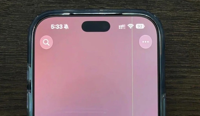 iPhone 18 Pro vừa mở b&aacute;n đ&atilde; d&iacute;nh nghi vấn lỗi sọc m&agrave;n h&igrave;nh - Ảnh 2.