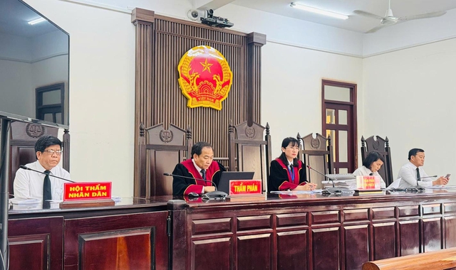 4 người l&atilde;nh &aacute;n v&igrave; d&ugrave;ng nhục h&igrave;nh khiến 1 học vi&ecirc;n cai nghiện tử vong - Ảnh 2.