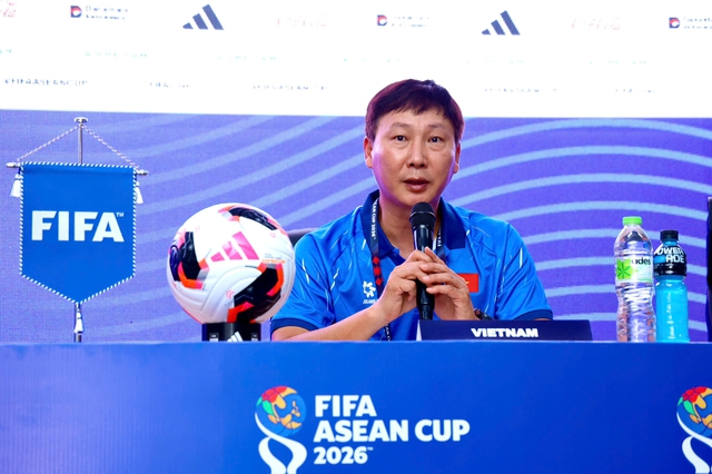 HLV Kim Sang-sik n&oacute;i lời gan ruột: 'Đội tuyển Việt Nam sẽ chinh phục chức v&ocirc; địch FIFA ASEAN Cup'- Ảnh 2.