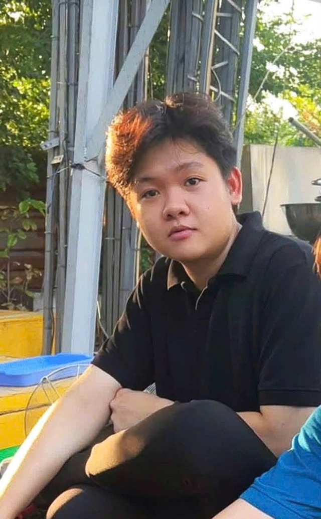 Nam sinh ở TP.HCM mất tích: Anh nghỉ việc tìm em, cha mòn mỏi ngóng tin con - Ảnh 1.