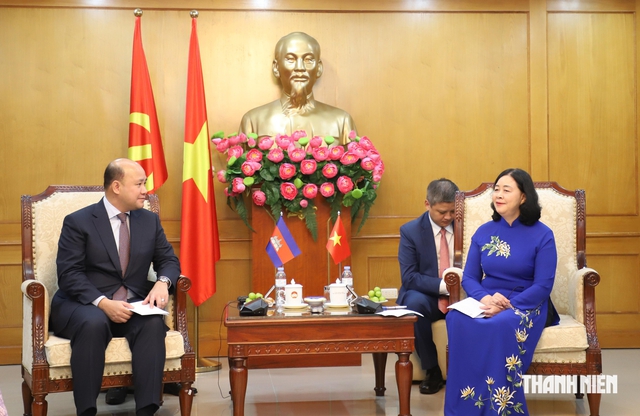 Bà Bùi Thị Minh Hoài tiếp đoàn đại biểu Hội Liên hiệp thanh niên Campuchia- Ảnh 1.