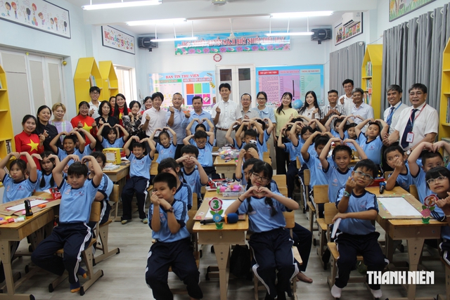 Giảng viên Nhật Bản thích thú thăm vườn rau học sinh TP.HCM chăm sóc - Ảnh 14.