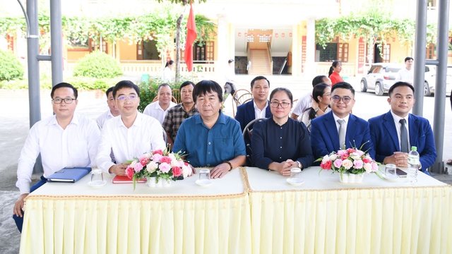 Triển khai thí điểm dự án 'Tiếng Anh cho em' tại 2 trường học ở Tuyên Quang - Ảnh 1.