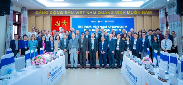 Giáo sư trẻ và cách đóng góp từ xa cho quê hương - Ảnh 1.