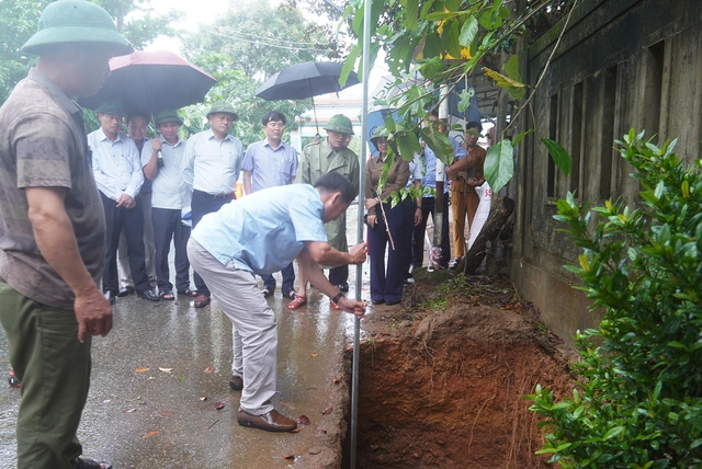 Hai điểm sụt l&uacute;n đất nguy hiểm, li&ecirc;n tiếp xuất hiện ở Quảng Trị- Ảnh 2.