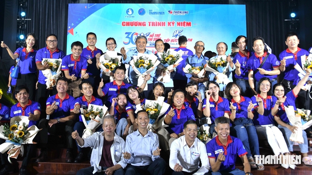 Chuyến xe &ocirc;m, bữa cơm, chỗ trọ&hellip; miễn ph&iacute; suốt 30 năm tiếp sức th&iacute; sinh - Ảnh 2.