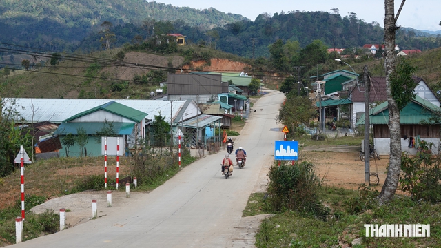 Thần b&iacute; P&ecirc;ng Ơi, n&uacute;i thi&ecirc;ng  'chọc đ&aacute; v&agrave;o trời' ở Quảng Ng&atilde;i gi&aacute;p L&agrave;o- Ảnh 4.