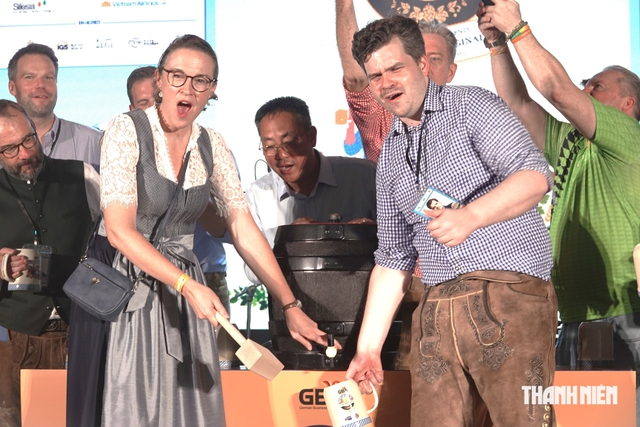 Bùng nổ lễ hội bia Đức Oktoberfest tại TP.HCM- Ảnh 1.