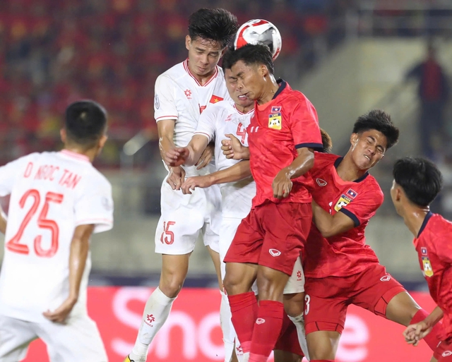 Dàn cầu thủ nhập tịch tỏa sáng, Hồng Kông 'đè bẹp' Lào 4-0 ở FIFA ASEAN Cup- Ảnh 1.