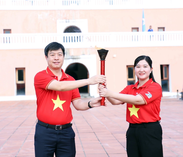 Chào cờ tại Đất Mũi, tiếp nối hành trình 'Tôi yêu Tổ quốc tôi'- Ảnh 2.