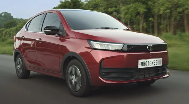 Xe sedan gi&aacute; rẻ được h&atilde;ng ch&ocirc;n v&ugrave;i dưới đất đ&aacute; để chứng minh độ bền - Ảnh 3.