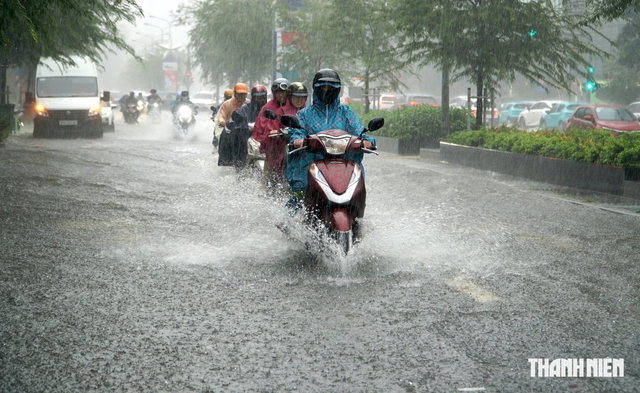 Rau củ tăng giá theo mưa lớn kéo dài- Ảnh 2.