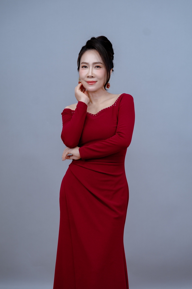 Nữ nghệ sĩ chuy&ecirc;n h&aacute;t nhạc d&acirc;n ca tiết lộ 'nguy&ecirc;n tắc v&agrave;ng' sau 30 năm - Ảnh 2.