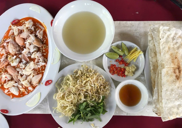 Tiết canh cua – Món ăn thời khẩn hoang của Chúa Nguyễn - Ảnh 2.