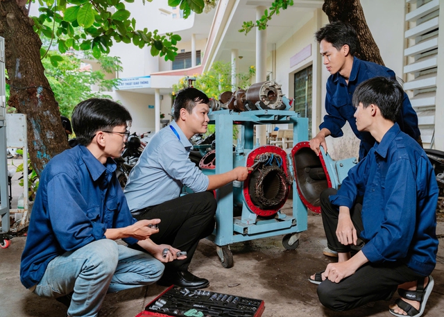 Trường Kỹ thuật và công nghệ - kiến tạo công nghệ cho kinh tế biển Khánh Hòa- Ảnh 5.