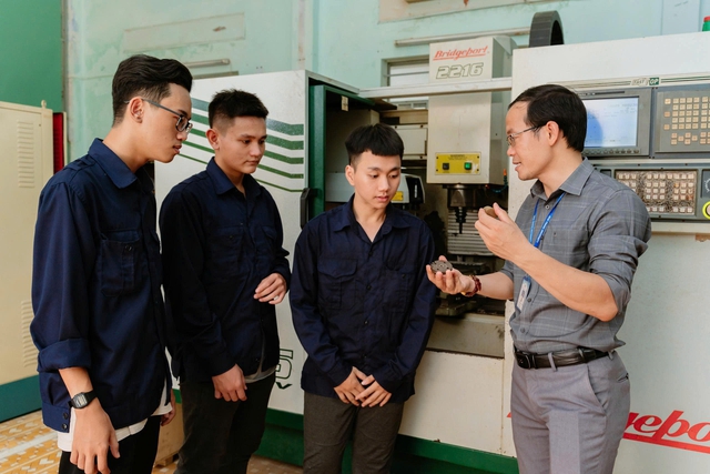 Trường Kỹ thuật và công nghệ - kiến tạo công nghệ cho kinh tế biển Khánh Hòa- Ảnh 6.