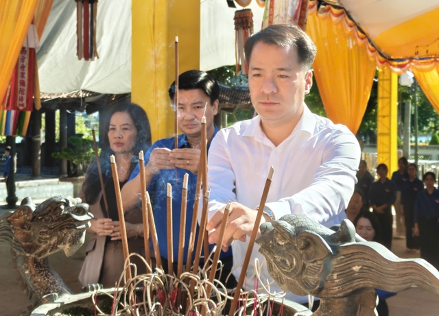 Gợi nhớ bản hùng ca Mười nữ dân quân Lam Hạ - Ảnh 1.