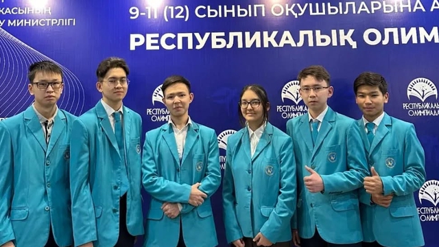 Chàng trai Kazakh rời thảo nguyên Trung Á đến Việt Nam nuôi mộng 'giải mã sự sống' - Ảnh 2.