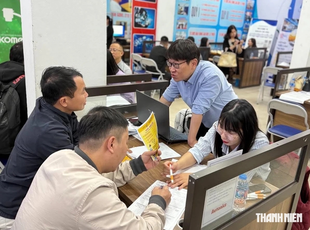 Từ 15.11,tuyển lao động Việt Nam, tổ chức nước ngo&agrave;i phải đăng tin tr&ecirc;n s&agrave;n việc l&agrave;m  - Ảnh 1.