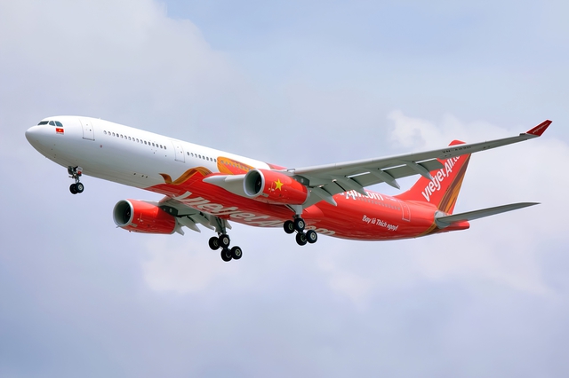 Vietjet nhanh chóng hỗ trợ hành khách bị ảnh hưởng bởi ngập lụt tại Bangkok - Ảnh 1.