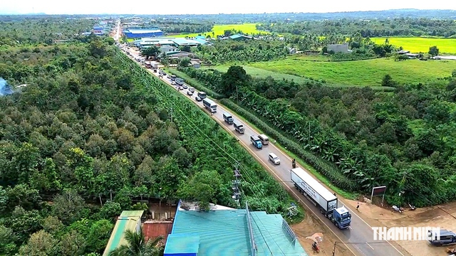 Gian nan giao thông kết nối rừng - biển: Nỗi lo ùn tắc, quá tải- Ảnh 1.