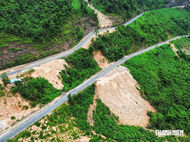Gian nan giao thông kết nối rừng - biển: Nỗi lo ùn tắc, quá tải- Ảnh 6.