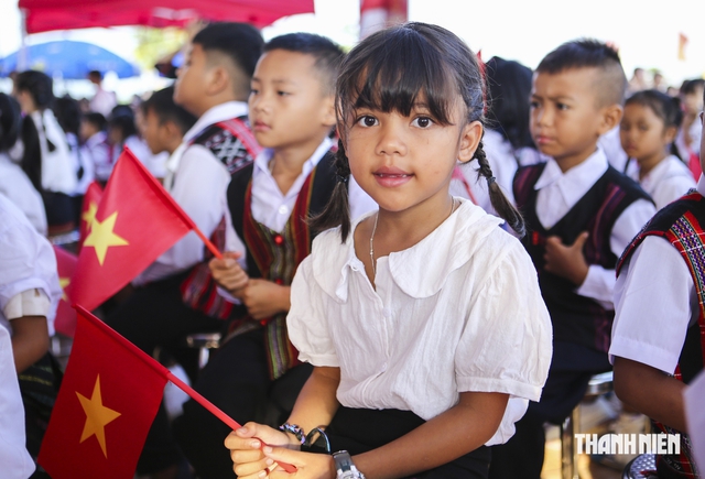 Tiếng Lào được dạy thí điểm tại các trường biên giới ở Huế- Ảnh 1.