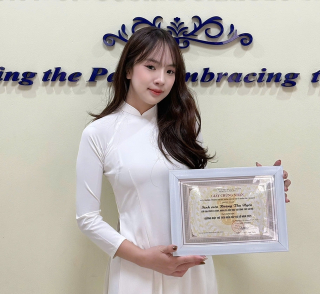 Từng nghĩ mình chưa đủ nổi bật, nữ sinh từng bước chinh phục “Sao Tháng Giêng” - Ảnh 1.