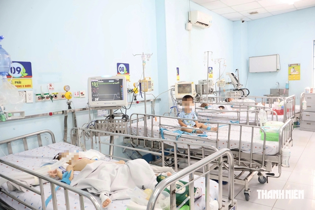 Số ca chân miệng tăng mạnh, dấu hiệu cần đưa trẻ đến bệnh viện ngay - Ảnh 2.
