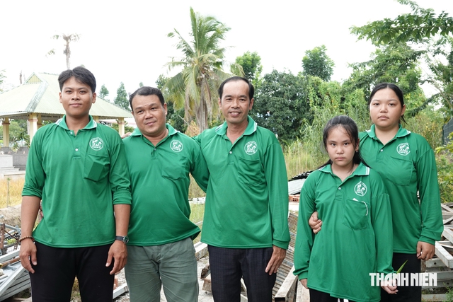 Chuyện tử tế: Những nông dân làm sạch đường quê - Ảnh 1.