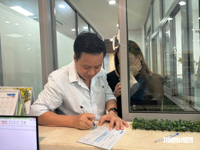 Ủng hộ 55 triệu đồng giúp các hoàn cảnh khó khăn  - Ảnh 1.