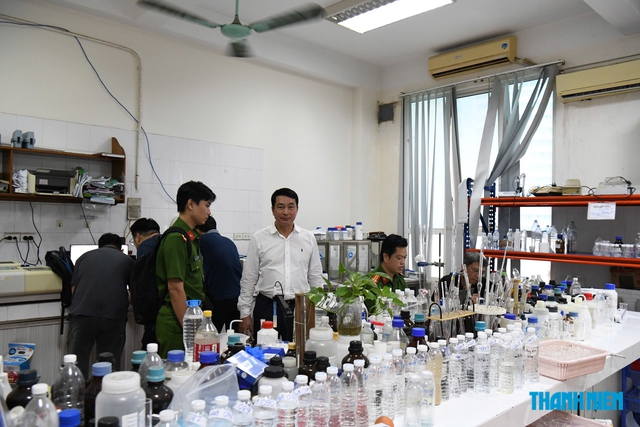 C04 Bộ Công an khởi tố 28 bị can làm sai lệch kết quả quan trắc - Ảnh 1.