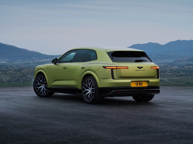 SUV điện đầu ti&ecirc;n của Bentley c&oacute; g&igrave; thu h&uacute;t giới nh&agrave; gi&agrave;u?- Ảnh 3.