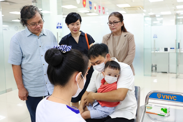 Hệ thống Ti&ecirc;m chủng VNVC ti&ecirc;m 25.000 mũi vắc xin tay ch&acirc;n miệng sau 5 ng&agrave;y- Ảnh 3.