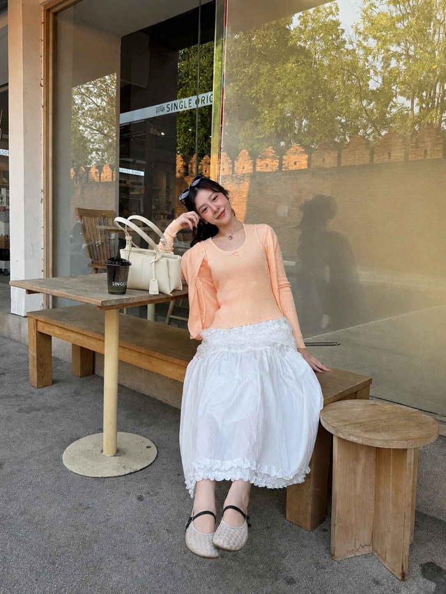 Mặc sắc cam sao cho vừa sáng da lại cực kỳ hút mắt? - Ảnh 4.