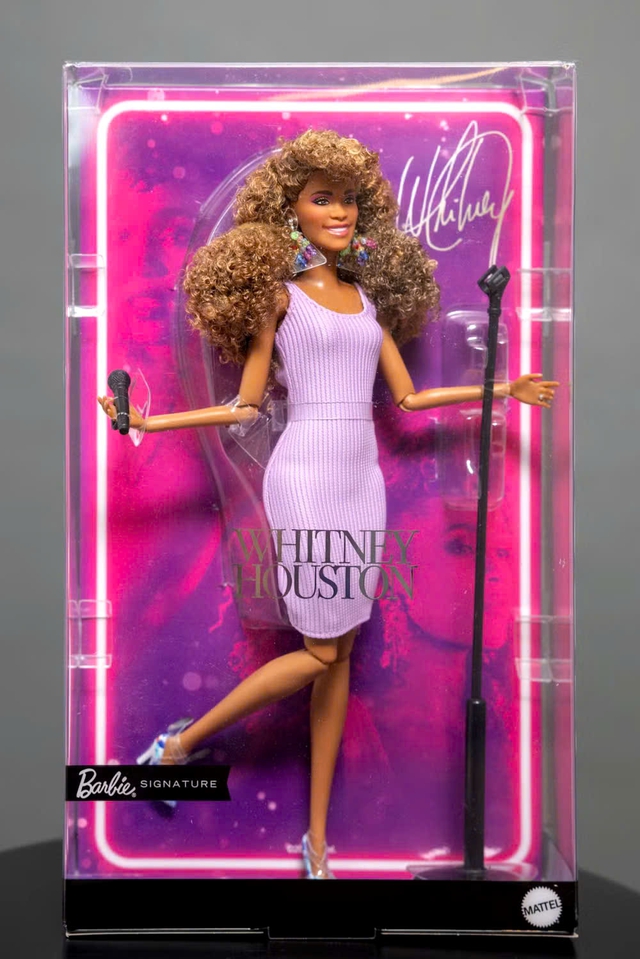 Danh ca Whitney Houston được vinh danh bằng phiên bản búp bê Barbie đặc biệt - Ảnh 1.