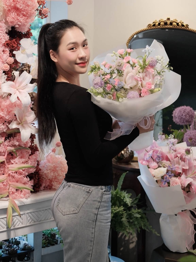 Cô gái xinh đẹp cao 1m74 'giật hit' của ca sĩ Hà Nhi là ai? - Ảnh 2.
