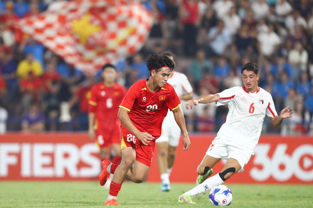 HLV Ikeuchi: 'U.20 Việt Nam non kinh nghiệm nhưng còn hy vọng là còn chiến đấu, không buông bỏ’- Ảnh 2.