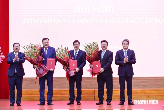 Đảng ủy MTTQ, các đoàn thể T.Ư công bố quyết định về công tác cán bộ - Ảnh 2.
