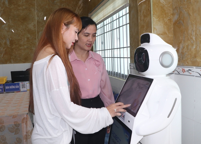 Cà Mau đưa chuyển đổi số đến gần người dân - Ảnh 2.