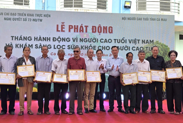 Kh&aacute;m s&agrave;ng lọc, th&ecirc;m cơ hội sống khỏe cho người cao tuổi   - Ảnh 2.