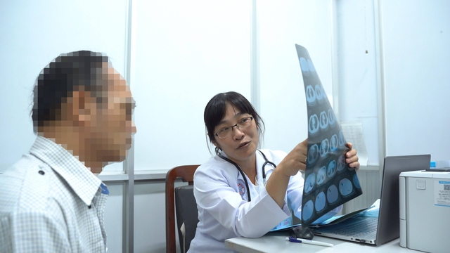 Điều trị nhiều lần không khỏi, Bệnh viện Chợ Rẫy phát hiện vi khuẩn hiếm trong phổi - Ảnh 1.