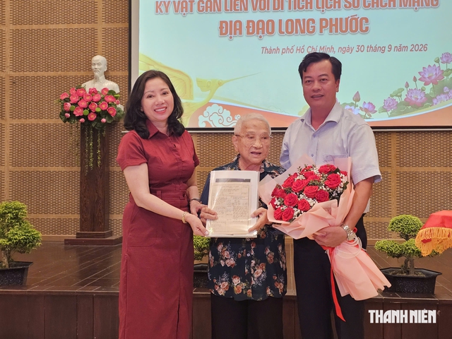 Tặng 2 kỷ vật từng được cầm tiến vào giải phóng Sài Gòn cho bảo tàng - Ảnh 3.