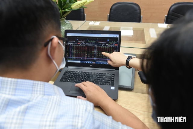 Vì sao chứng khoán đi lùi sau khi được nâng hạng?
- Ảnh 2.